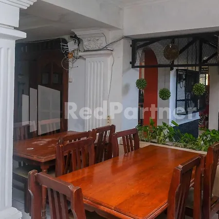 OYO 206 Hotel Candra Kirana-3